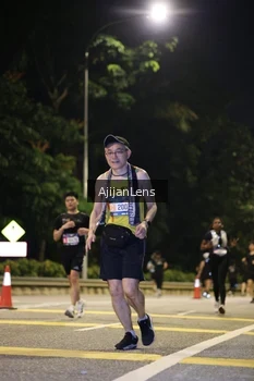 Runner Photo 3999043