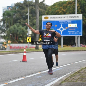 Runner Photo 3999060