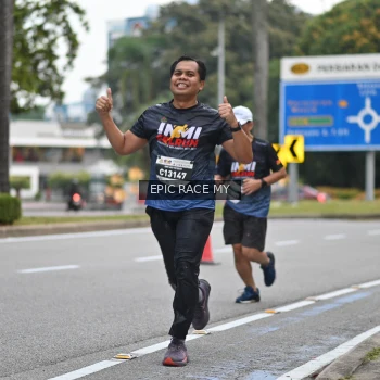 Runner Photo 3999070