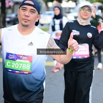 Runner Photo 3999072