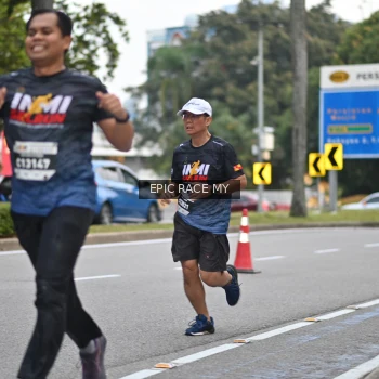 Runner Photo 3999073
