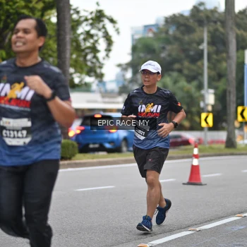 Runner Photo 3999075