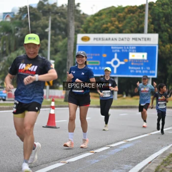 Runner Photo 3999120