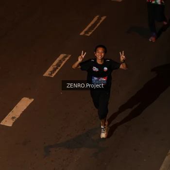 Runner Photo 3999142