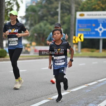 Runner Photo 3999143