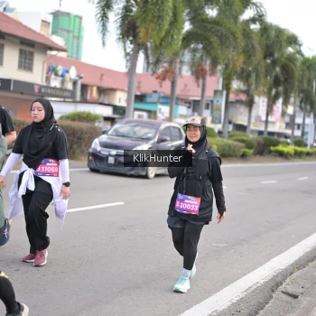 Runner Photo 3999240