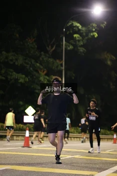 Runner Photo 3999301