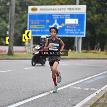 Runner Photo 3999343