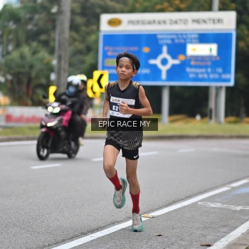 Runner Photo 3999360