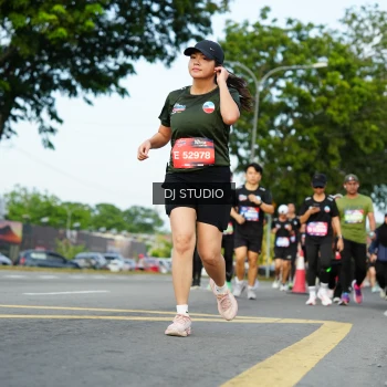Runner Photo 3999385