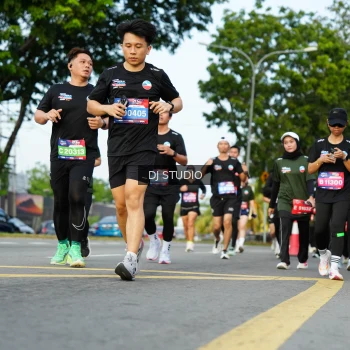 Runner Photo 3999459