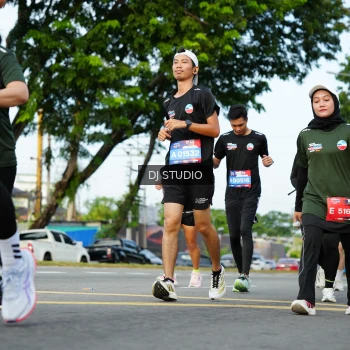 Runner Photo 3999521