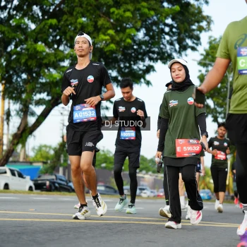 Runner Photo 3999536