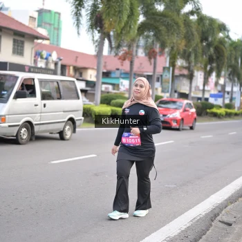 Runner Photo 3999700