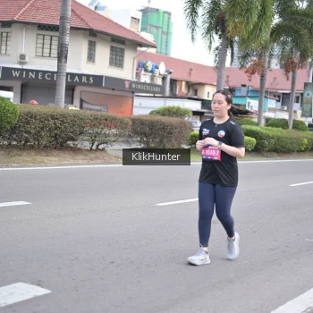 Runner Photo 3999714
