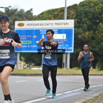 Runner Photo 3999720