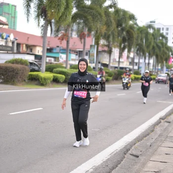 Runner Photo 3999723