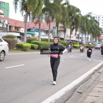 Runner Photo 3999724