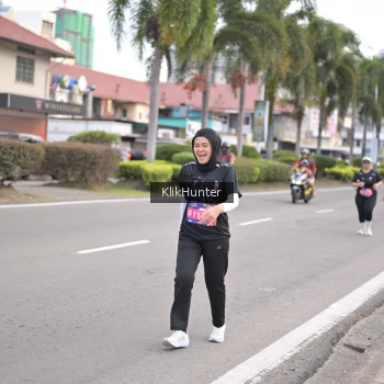 Runner Photo 3999726