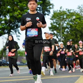 Runner Photo 3999765