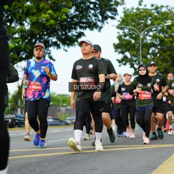 Runner Photo 3999776