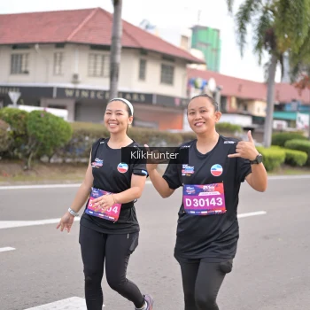 Runner Photo 3999800