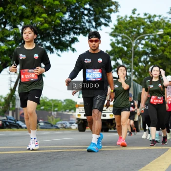 Runner Photo 3999958