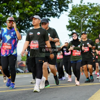 Runner Photo 3999983