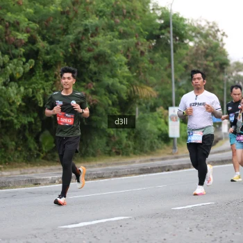 Runner Photo 4003475