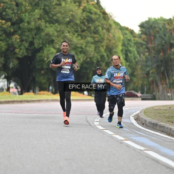 Runner Photo 4003690