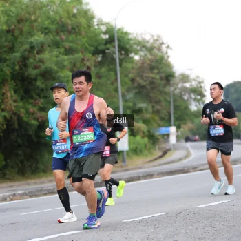 Runner Photo 4003756