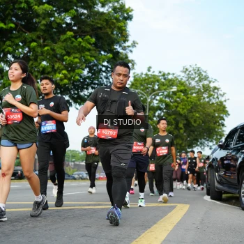 Runner Photo 4004384