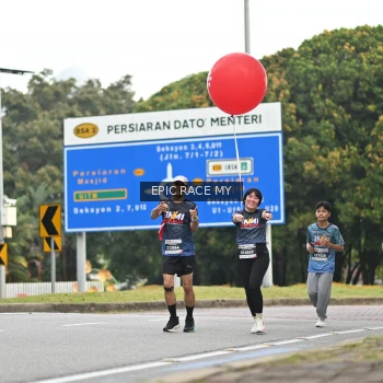 Runner Photo 4004701