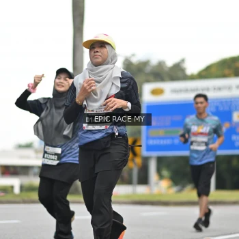 Runner Photo 4004843