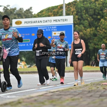 Runner Photo 4004873