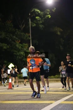 Runner Photo 4007554