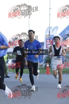 Runner Photo 401073