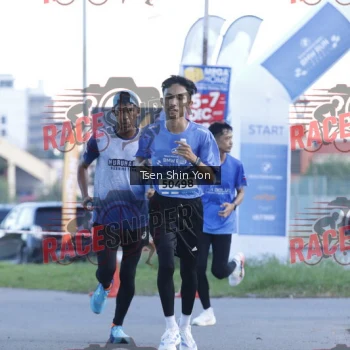 Runner Photo 401093