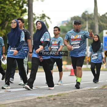 Runner Photo 4012345