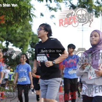 Runner Photo 401435