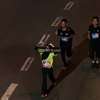 Runner Photo 4015290