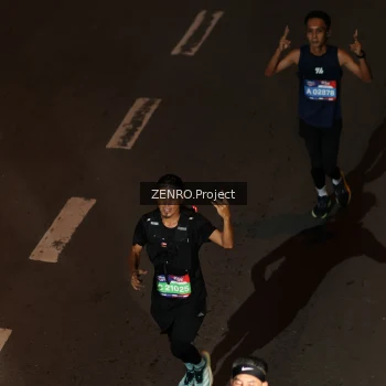 Runner Photo 4015373