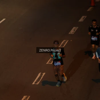 Runner Photo 4015485