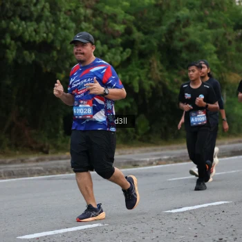 Runner Photo 4015642