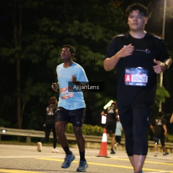 Runner Photo 4015677