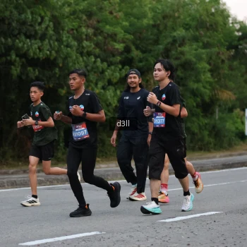 Runner Photo 4015704