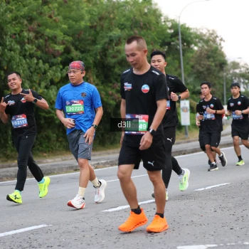 Runner Photo 4016142