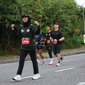 Runner Photo 4020700