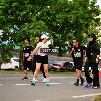 Runner Photo 4024700