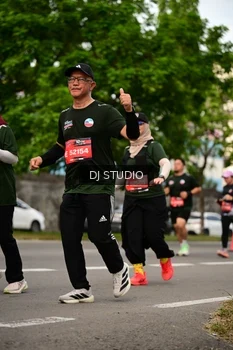 Runner Photo 4028949